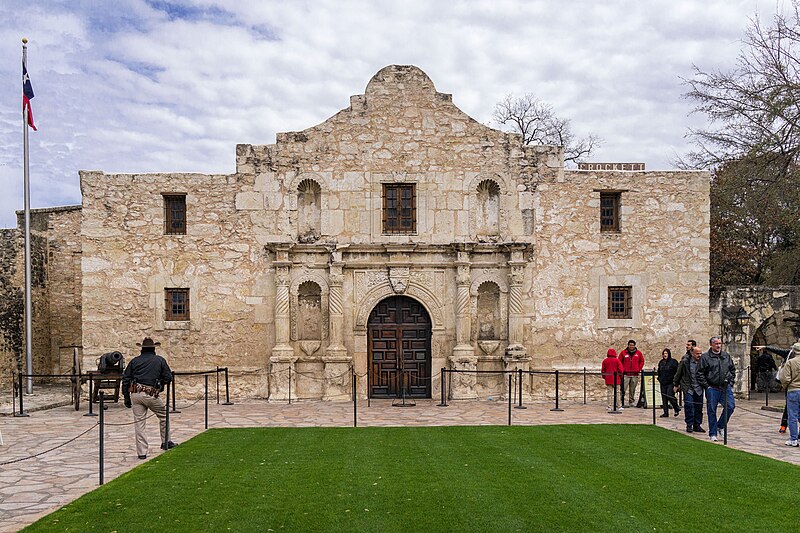 File:The chapel of the Alamo Mission in San Antonio.jpg