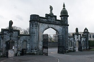 The entrance gates of the Western Cemetery, Dundee The entrance gates of the Western Cemetery, Dundee.jpg