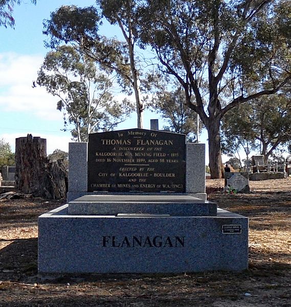 File:Tom Flanagan's Grave.jpg