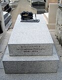 Grav Henri Gouhier, Montparnasse Cemetery.jpg