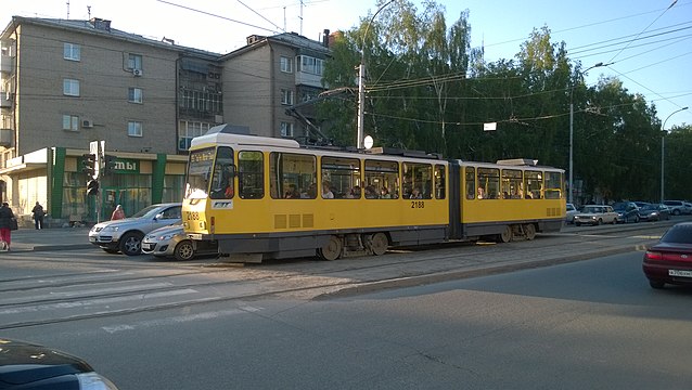 Tatra KT4DM tram