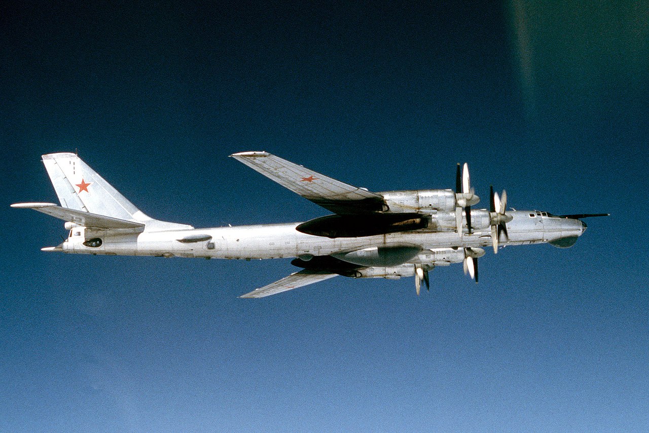 File:Tu-95 Bear D (cropped).jpg - Wikipedia