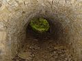Tunnel de carrière en pierre sèche