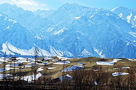 Onverwachte sneeuw in Katpana Skardu.jpg