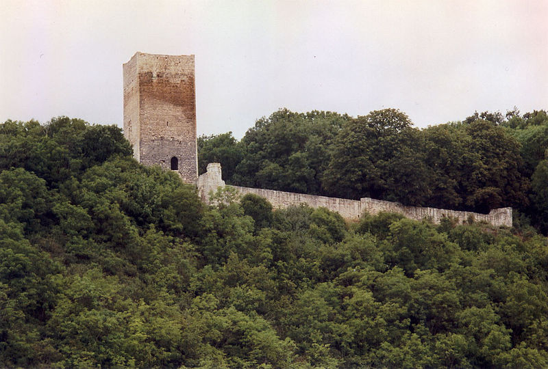 File:Untere Sachsenburg 01.jpg