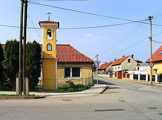 <span class="mw-page-title-main">Veleň</span> Municipality in Central Bohemian, Czech Republic