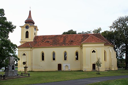 Ves Touškov, church