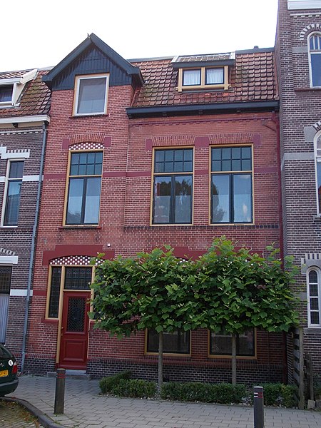 File:Vier woningen en een sociëteitsgebouw met bovenwoning in Winschoten 1906 - 3.jpg