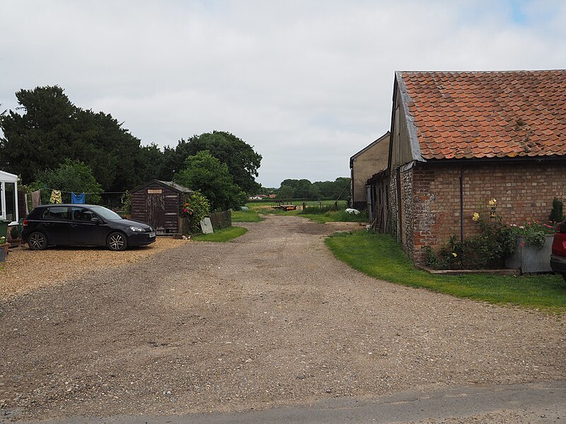 File:View between buildings to field beyond - geograph.org.uk - 6194526.jpg