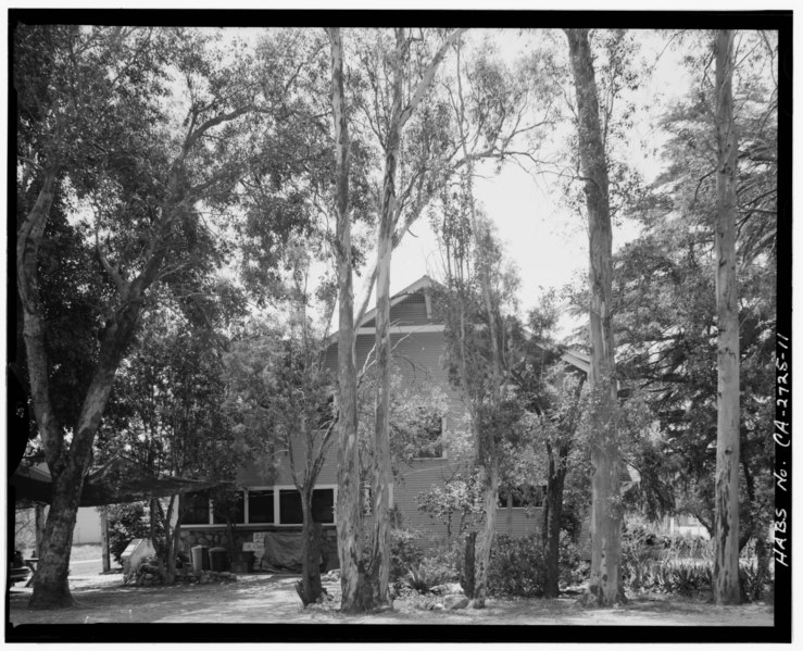 File:View of north side of the Mueller house, looking south; surrounding landscape in the foreground. - Ernst Mueller House, 6563 East Avenue, Rancho Cucamonga, San Bernardino County HABS CAL,36-RANCU,4-11.tif