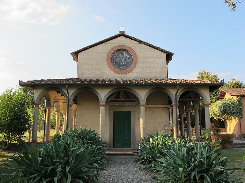 File:Villa la badiola, chiesa 02.JPG