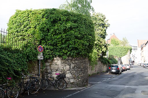 Würzburg, Stadtmauer, Tiepolostraße