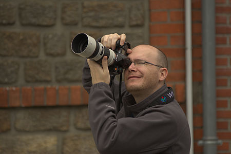 Week-end photo Wikimédia France - Cycling race in Bellou-en-Houlme - Photographer in action.jpg