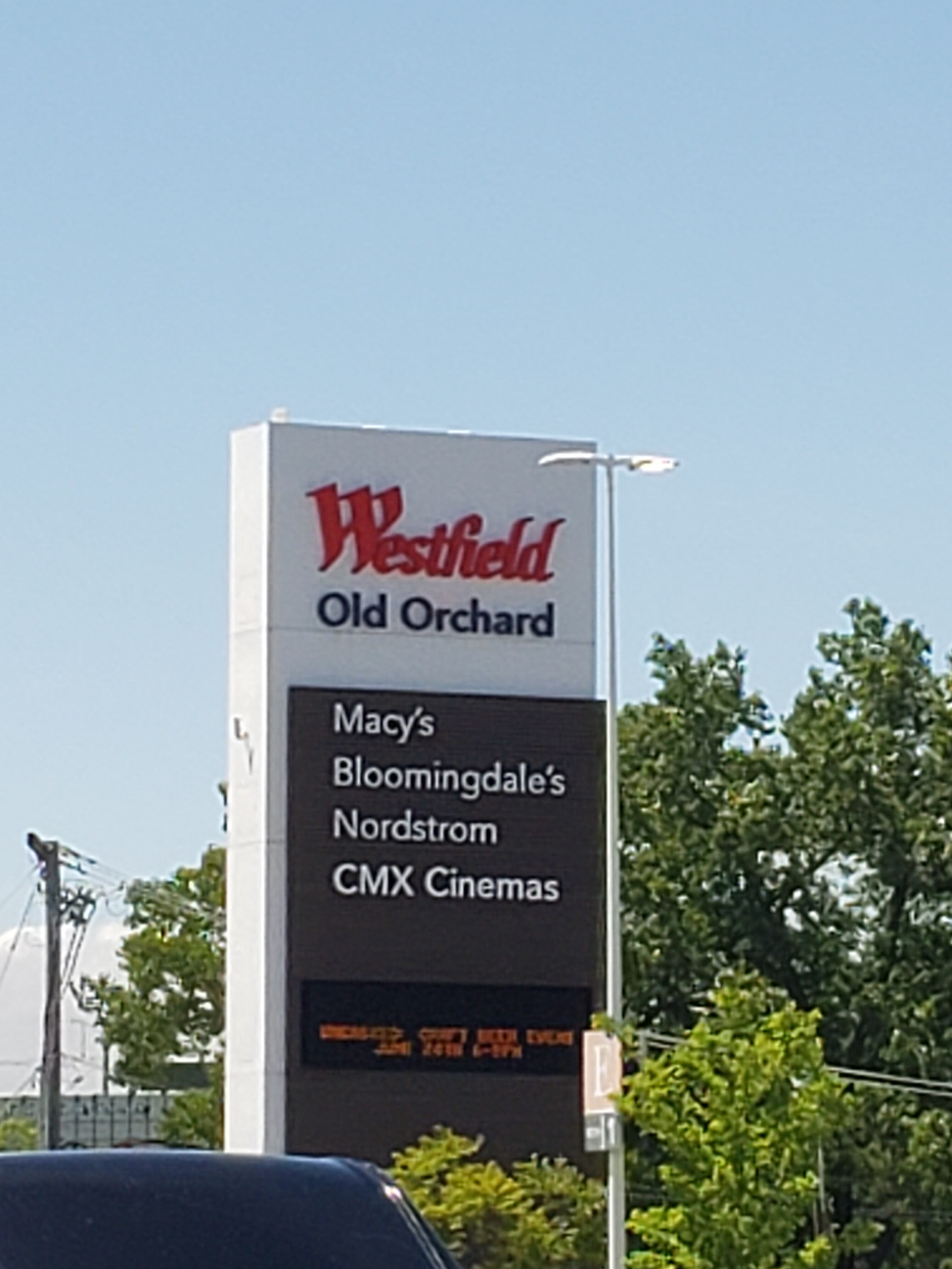 File:Westfield Old Orchard 032.jpg - Wikimedia Commons