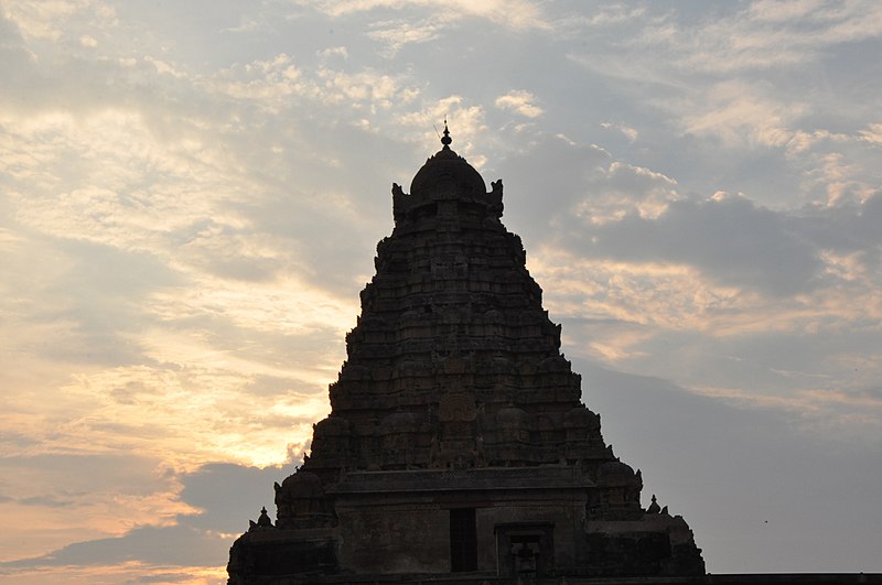 File:"A Beautiful Evening Shot of Brihadisvara Temple of Gangaikonda Cholapuram Tower".JPG