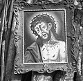 "Boh" - slika, olje - platno (51x40cm). Po pripovedovanju je slikar iz Vasije pri Zakojci pod Atavnikom. Tudi okvir baje napravil slikar sam. Slika je pri hiši že par sto let, Krtečne 1954.jpg