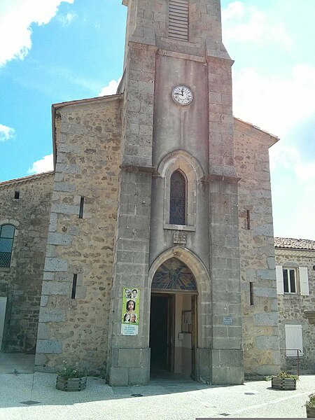 File:Église catholique de Saint-Pierreville (rapproché).jpg