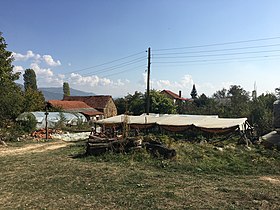 Куќи во селото