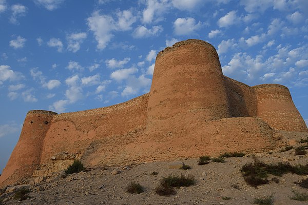 Image: واجهة قلعة تاروت