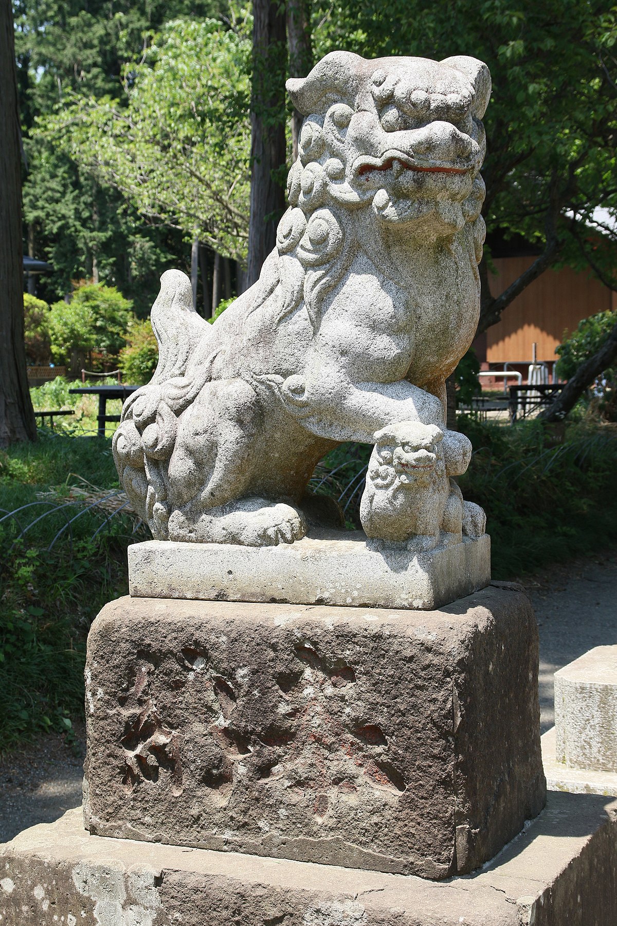 ファイル 上粕屋神社狛犬 吽形 Jpg Wikipedia