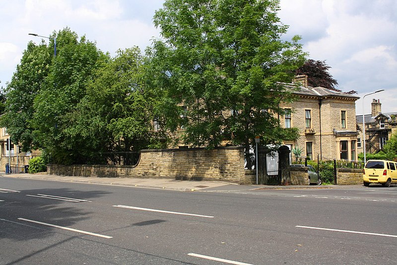 File:1-5 Spring Bank Place, Manningham.jpg