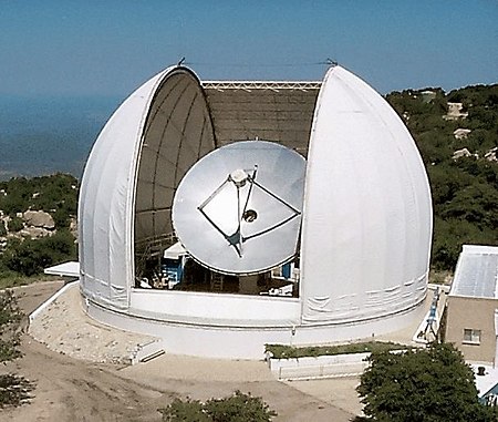 Darubini 2 Darubini redio, Kitt Peak, Arizona, USA. (Jeff Mangum, NRAO © GNU 1.2)