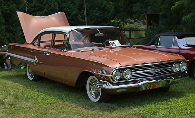 File:1960 Chevrolet Impala four-door sedan, front right (Poughkeepsie).jpg