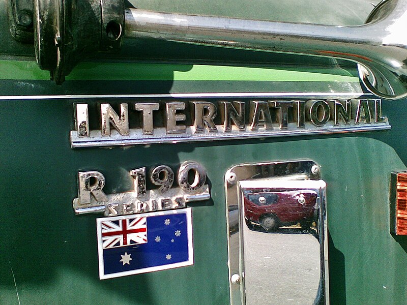 File:1960 International Harvester R190 truck (5424239576).jpg