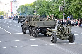 Положение Д-30А при буксировке. Репетиция парада НМ ДНР в Донецке.