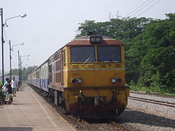 Rapid train no.112 at Phichai Railway Station AHK4217.JPG