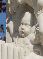 Thumbnail for File:AT 20137 Figuren und Details des Mozartdenkmales, Burggarten, Vienna-4962.jpg