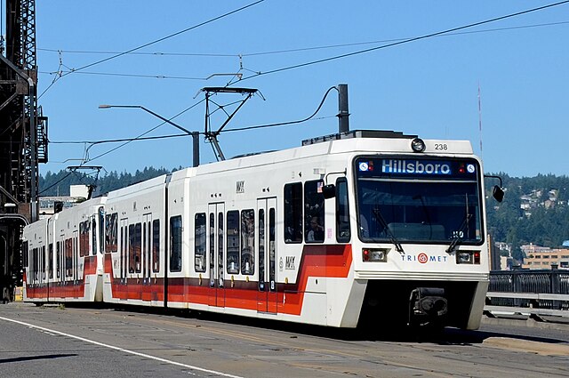 Image: Ad free MAX train of two Type 2 cars on Steel Bridge in 2015