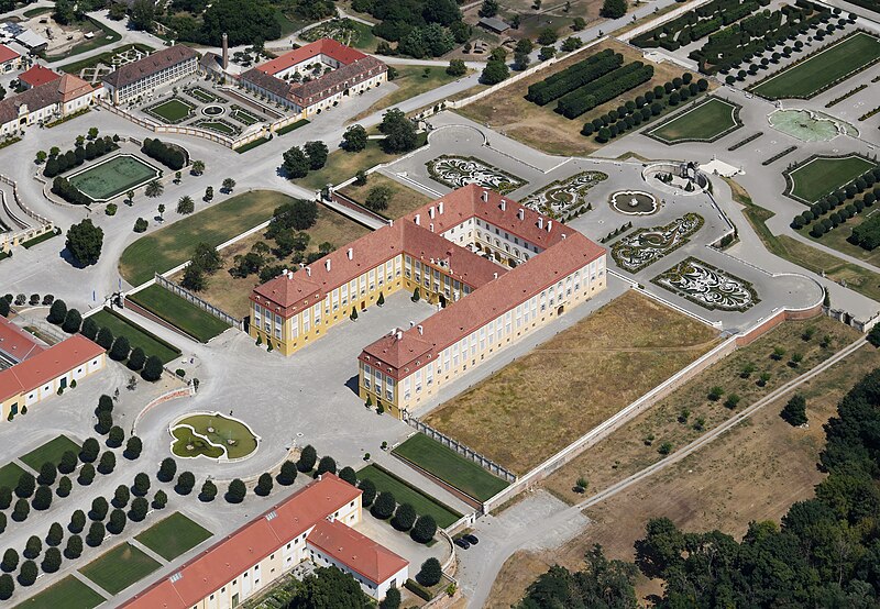 File:Aerial image of Schloss Hof (view from the southwest).jpg