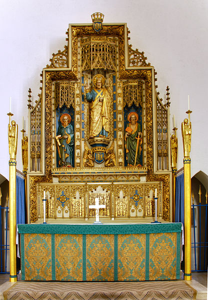 File:Altar St Thomas the Apostle Hanwell.jpg