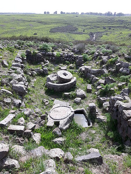 File:Ancient oil press Ein Nashut.jpg