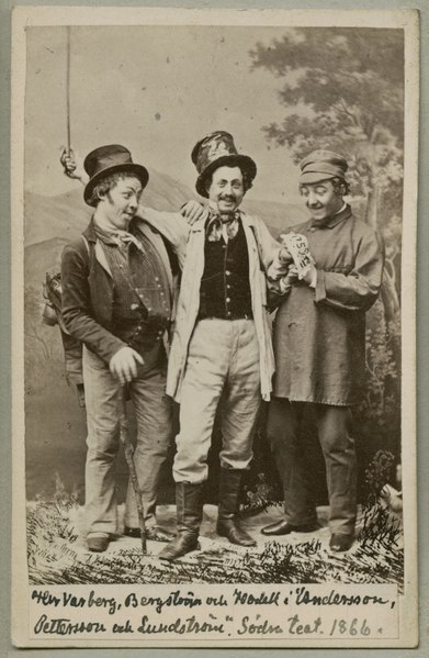 File:Andersson, Pettersson och Lundström, Södra teatern 1865. Rollporträtt - SMV - H4 079.tif