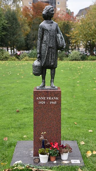 File:Anne Frank-Denkmal Amsterdam 01.jpg