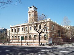 Antiguas Escuelas Aguirre, calle Alcalá. Actual Casa Árabe.