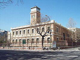 Antiguas Escuelas Aguirre (Madrid) 10.jpg