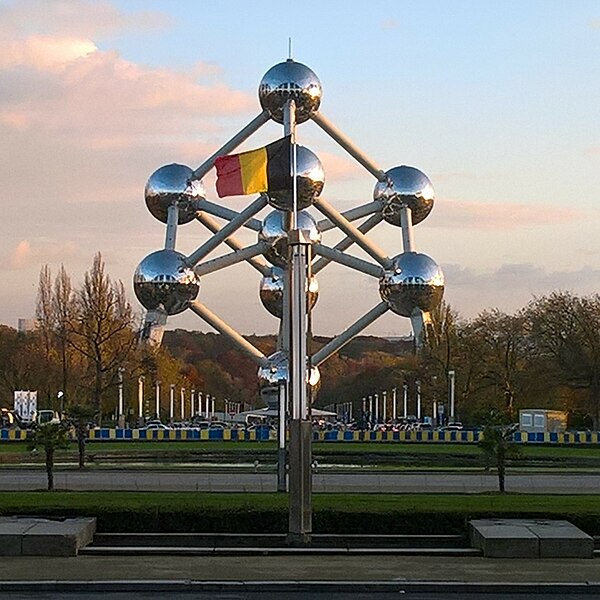 File:Atomium from the North.jpg