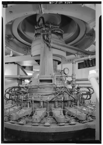 File:August, 1971. DT OF 1917 GENERATOR (-4). - Telluride Power Company, Olmsted Hydroelectric Plant, mouth of Provo River Canyon West of U.S. Route 189, Orem, Utah County, UT HAER UTAH,25-OREM.V,2-16.tif