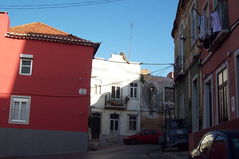 File:Bairro das Fontaínhas - Setúbal.jpg