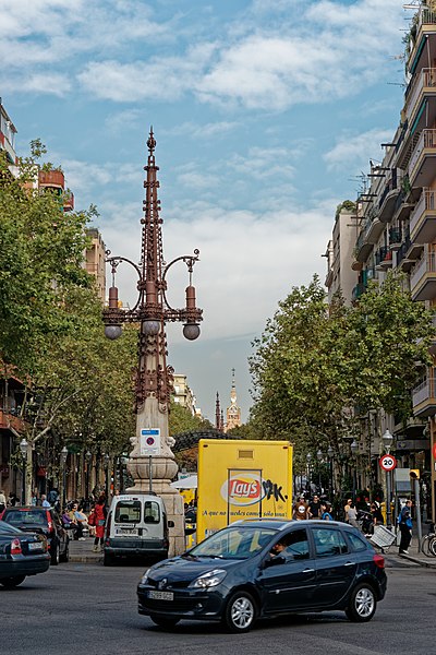 File:Barcelona - Carrer de Provença - View North into Avinguda de Gaudí.jpg