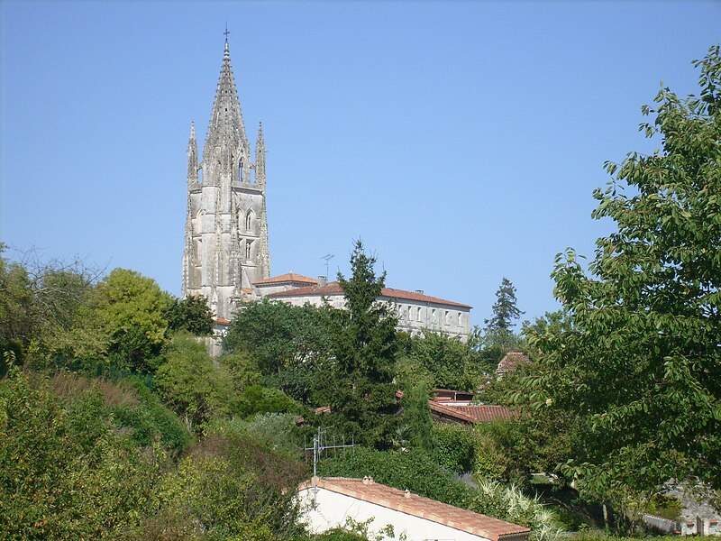 File:Basilique Saint-Eutrope (Saintes).jpg