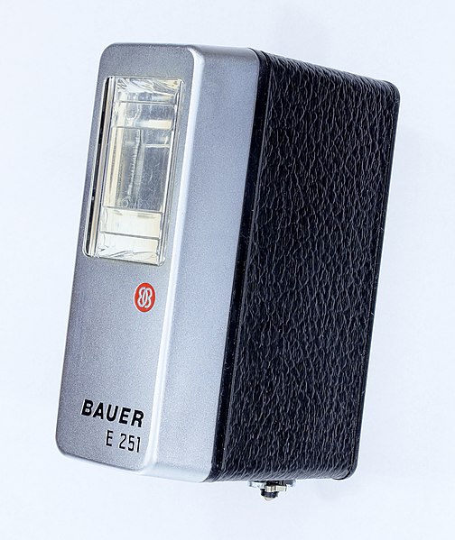 File:Bauer E 251.jpg