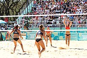 Deutsch: Beachvolleyball bei den Olympischen Jugendspielen 2018; Tag 9, 15. Oktober 2018; Mädchen, Viertelfinale: USA-Spanien 2–1 (21–19/17–21/15–9) English: Beach volleyball at the 2018 Summer Youth Olympics at 15 October 2018 – Girls Quarterfinals: USA-Spain 2–1 (21–19/17–21/15–9)