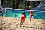 Deutsch: Beachvolleyball bei den Olympischen Jugendspielen 2018; Tag 8, 14. Oktober 2018; Mädchen, Achtelfinale – Bolivien-Puerto Rico 0:2 (18–21/18–21 ) English: Beach volleyball at the 2018 Summer Youth Olympics at 14 October 2018 – Girls Round of 16 – Bolivia-Puerto Rico 0:2 (18–21/18–21 )