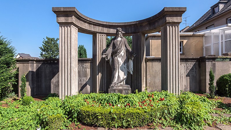 File:Bedburg - Kölner Straße Friedhof II.jpg