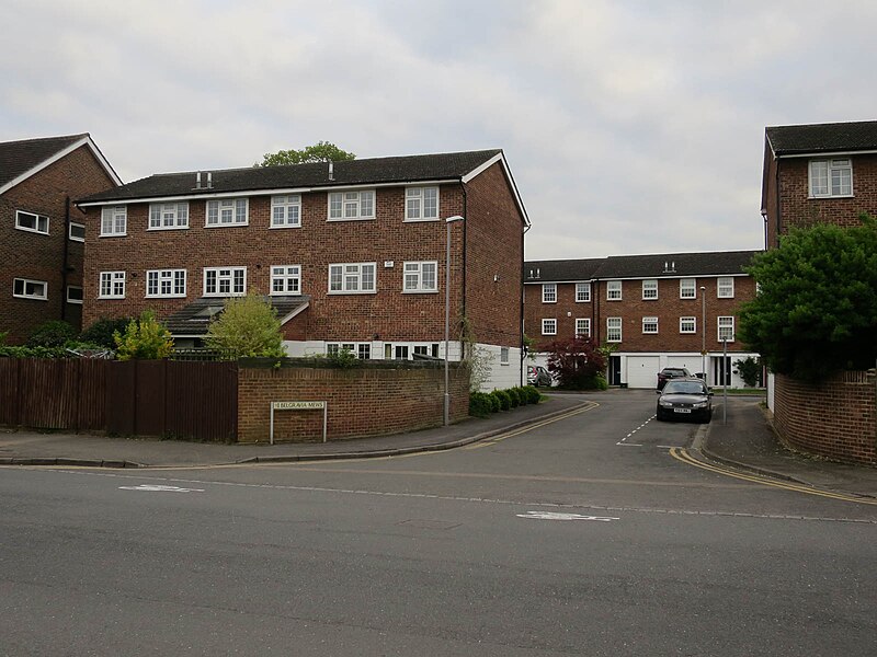 File:Belgravia Mews - geograph.org.uk - 5421480.jpg