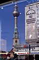 Berlin-220-Marienkirche-Fernsehturm-MAN gespiegelt-1995-gje.jpg